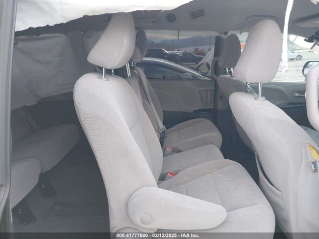 5TDKZ3DC4JS958786 Toyota Sienna Le 8 Passenger