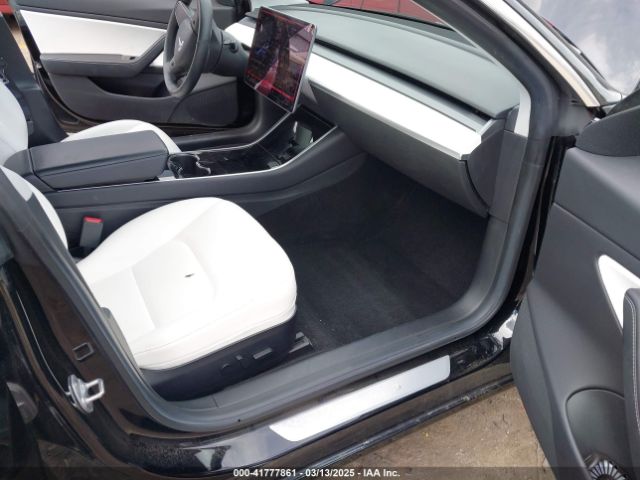 2019 TESLA MODEL 3 5YJ3E1EB0KF422093 Photo 4