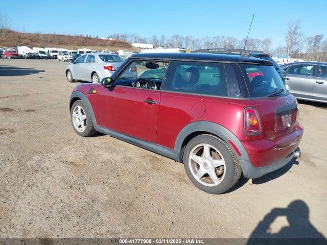2009 MINI COOPER WMWMF33509TU71339 Photo 2