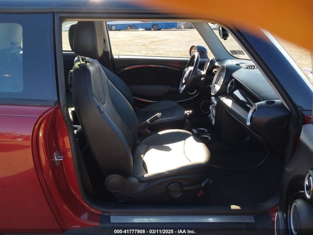 2009 MINI COOPER WMWMF33509TU71339 Photo 4