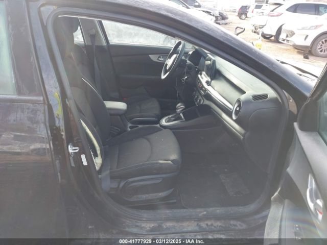 3KPF24AD8PE645736 KIA FORTE LX
