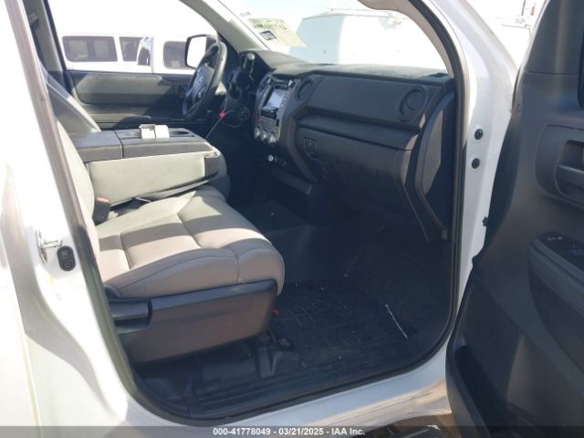 5TFRM5F1XJX132281 Toyota Tundra Sr 4.6l V8