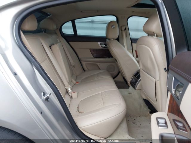 2011 JAGUAR XF SAJWA0GB5BLS01748 Photo 7