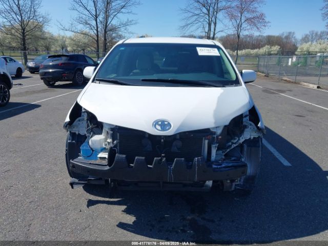 5TDKZ3DC9HS797877 Toyota Sienna Le 8 Passenger