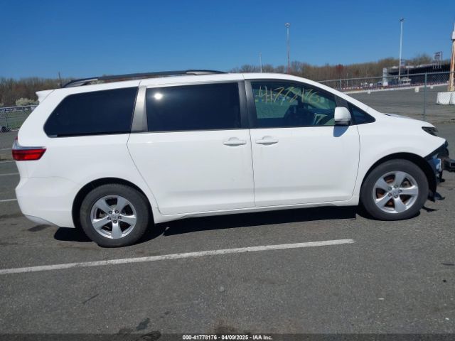 5TDKZ3DC9HS797877 Toyota Sienna Le 8 Passenger