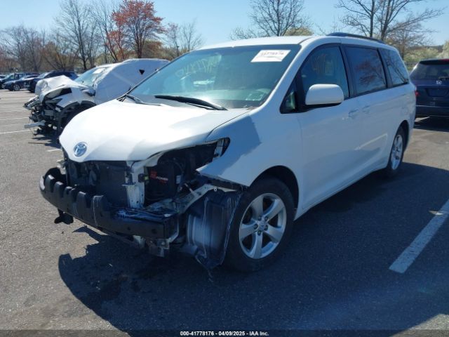 5TDKZ3DC9HS797877 Toyota Sienna Le 8 Passenger