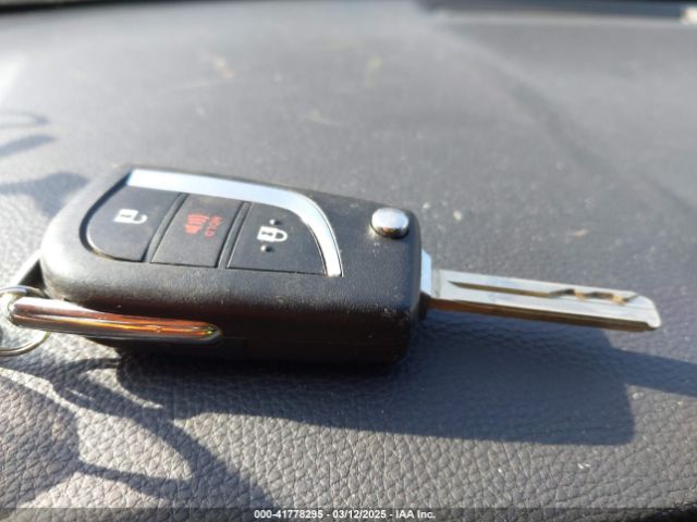 2T3H1RFV5RW326697 Toyota RAV4 LE