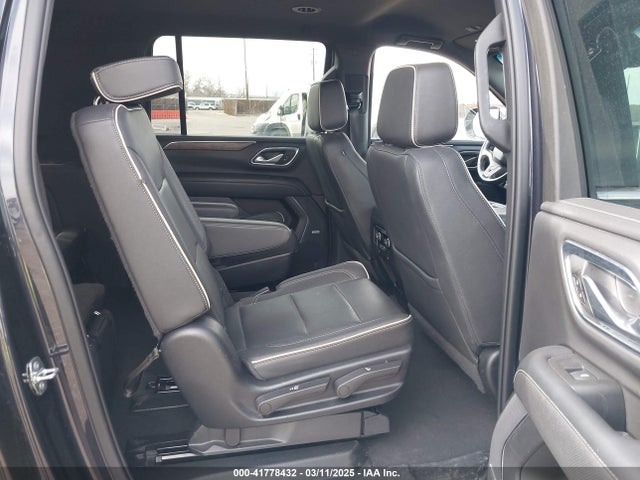 1GNSKFKD5NR293216 Chevrolet Suburban 4wd Premier