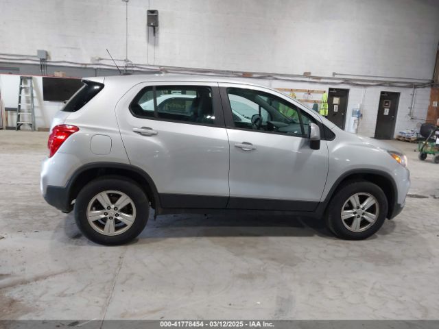 3GNCJNSB2HL175748 Chevrolet TRAX LS