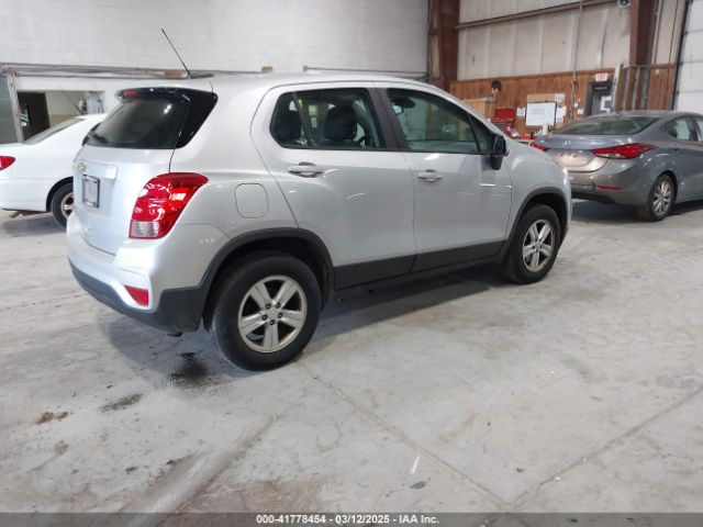 3GNCJNSB2HL175748 Chevrolet TRAX LS