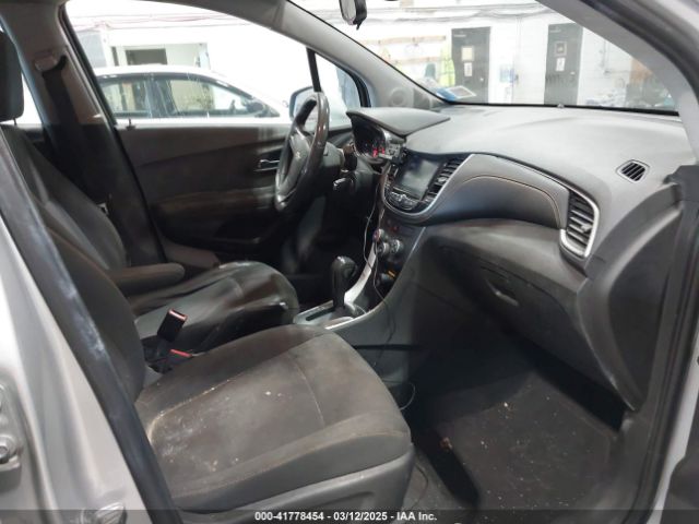 3GNCJNSB2HL175748 Chevrolet TRAX LS