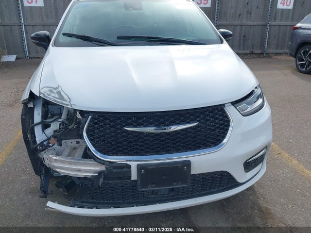 Chrysler Pacifica Touring L 2024 2C4RC1BG8RR124311 Image 13