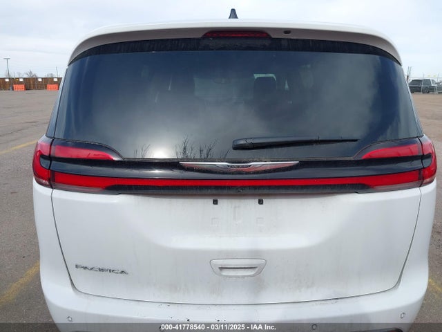 Chrysler Pacifica Touring L 2024 2C4RC1BG8RR124311 Image 17