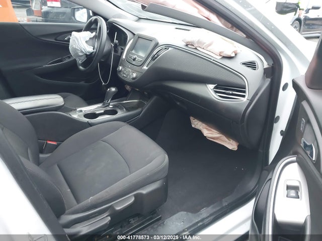1G1ZE5ST4HF204850 Chevrolet MALIBU 1LT