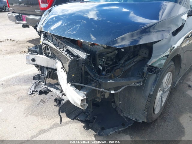 KMHC65LC3KU175915 Hyundai Ioniq Hybrid Blue