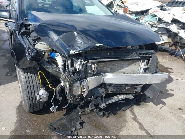 KMHC65LC3KU175915 Hyundai Ioniq Hybrid Blue