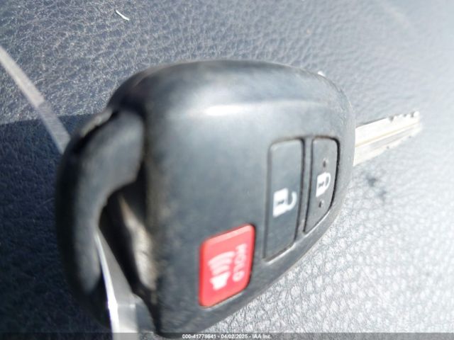 2T3WFREV3HW324973 Toyota Rav4 Xle