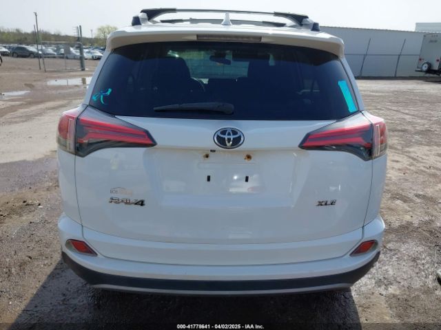 2T3WFREV3HW324973 Toyota Rav4 Xle