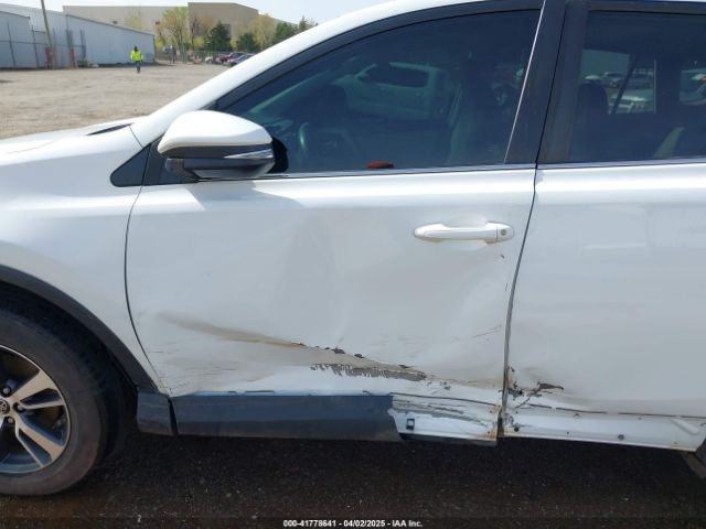 2T3WFREV3HW324973 Toyota Rav4 Xle