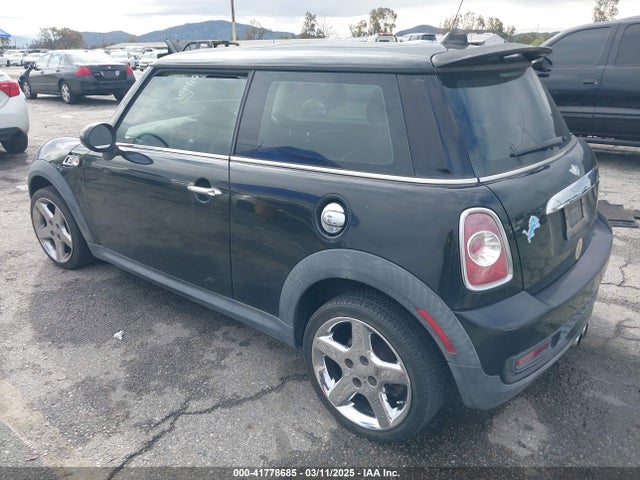 2012 MINI COOPER S WMWSV3C52CTY29526 Photo 2