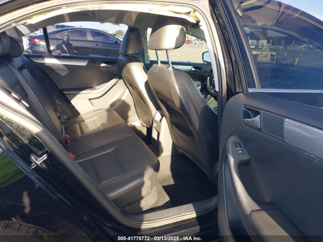 3VWD17AJ9FM341950 Volkswagen Jetta 1.8t Se