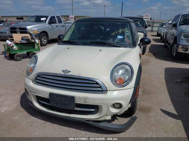 2011 MINI COOPER WMWSU3C56BT252789 Photo 5