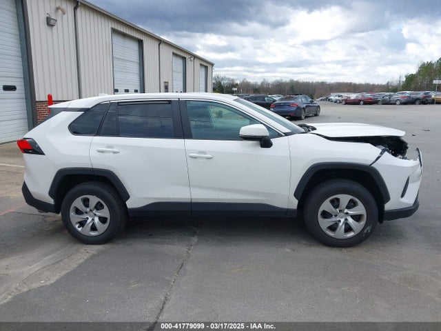 2T3K1RFV0NC207277 Toyota RAV4 LE