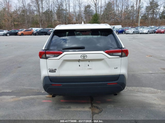 2T3K1RFV0NC207277 Toyota RAV4 LE