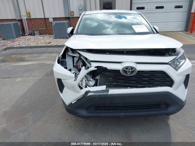 2T3K1RFV0NC207277 Toyota RAV4 LE