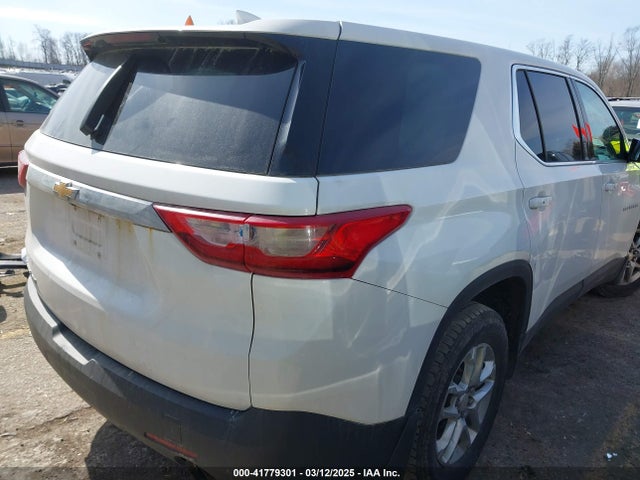 1GNEVFKW5JJ211662 Chevrolet Traverse Ls