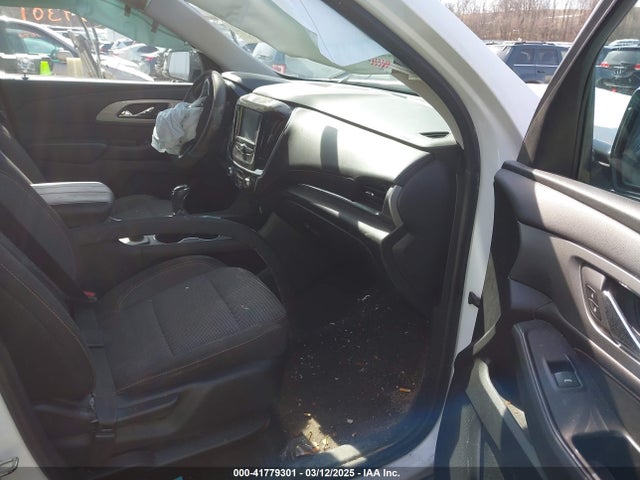 1GNEVFKW5JJ211662 Chevrolet Traverse Ls