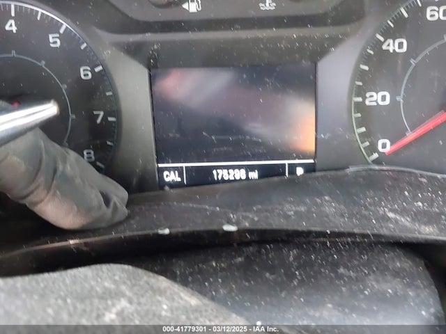 1GNEVFKW5JJ211662 Chevrolet Traverse Ls