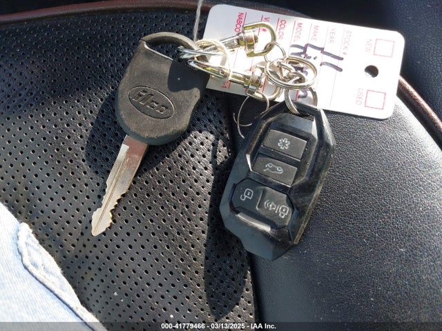 41779466 :رقم المزاد ، 3LNHL2GC9BR776258 vin ، 2011 Lincoln Mkz مزاد بيع