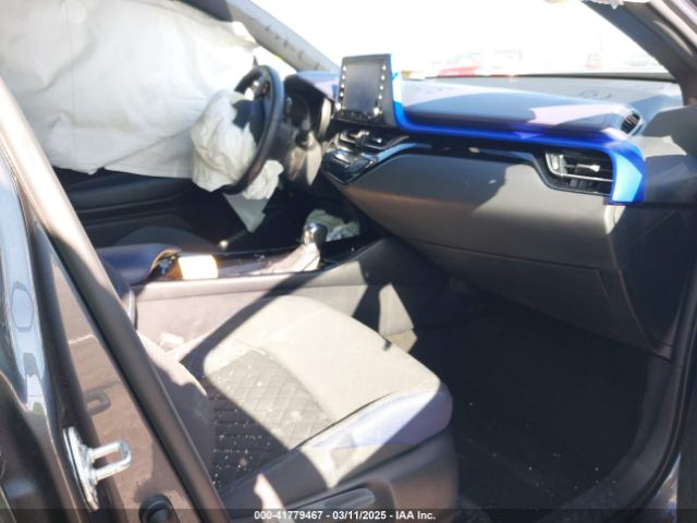 NMTKHMBX8MR132380 Toyota C-HR XLE