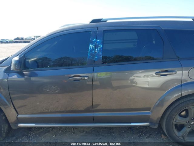 3C4PDDGG2JT371226 Dodge Journey Crossroad Awd