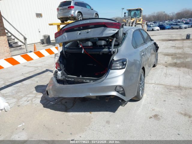 3KPF54AD0PE605223 KIA Forte Gt-line