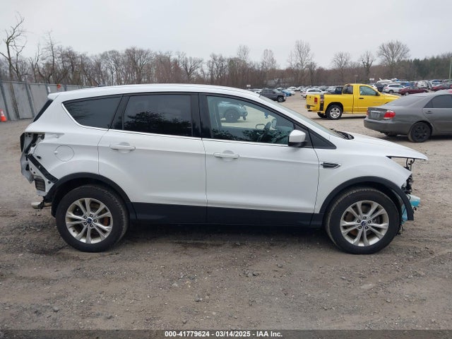 1FMCU9GD7HUA56550 Ford ESCAPE SE