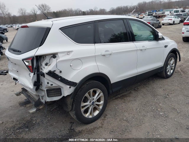 1FMCU9GD7HUA56550 Ford ESCAPE SE