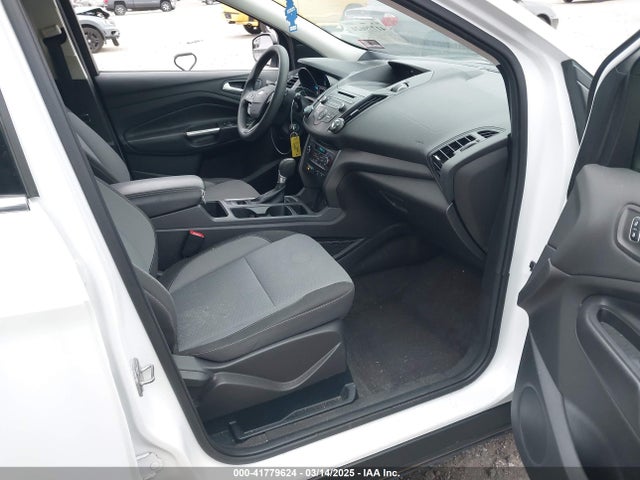 1FMCU9GD7HUA56550 Ford ESCAPE SE