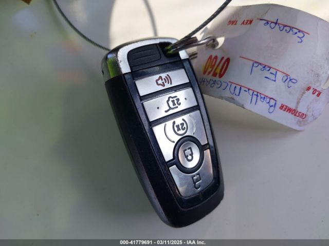 1FMCU9J98LUA44923 Ford Escape Titanium