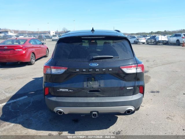 1FMCU9J98LUA44923 Ford Escape Titanium
