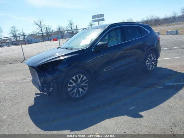1FMCU9J98LUA44923 Ford Escape Titanium