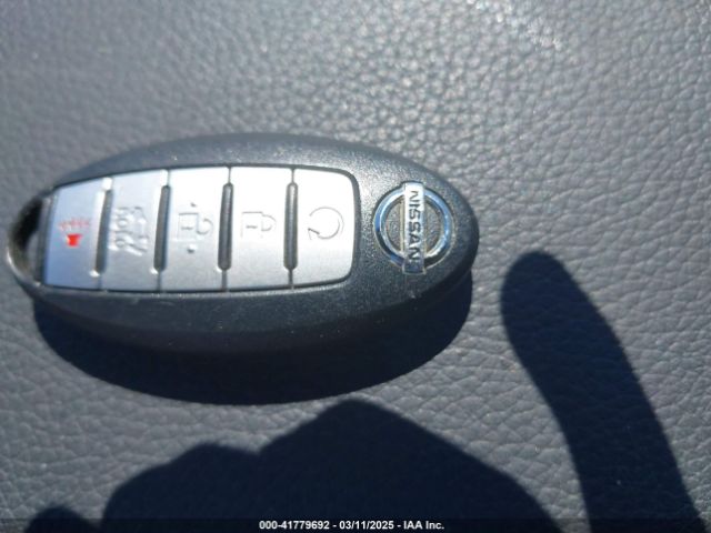 KNMAT2MV5JP562112 Nissan ROGUE SV