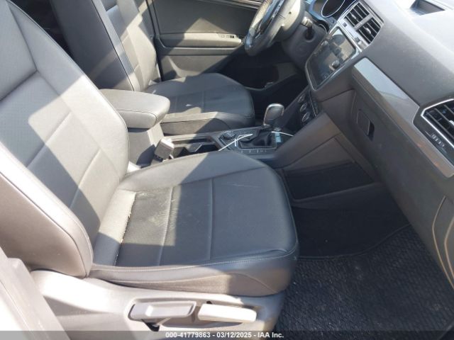3VV2B7AX0JM178465 Volkswagen Tiguan 2.0t Se/2.0t Sel