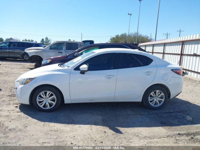 3MYDLBYV5KY520905 Toyota YARIS L