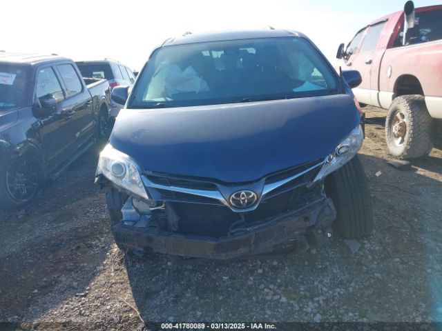 5TDYZ3DC5JS934443 Toyota Sienna Xle 8 Passenger