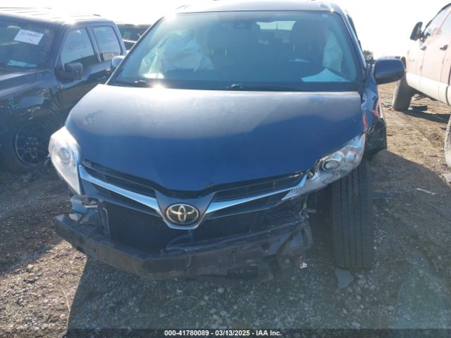 5TDYZ3DC5JS934443 Toyota Sienna Xle 8 Passenger