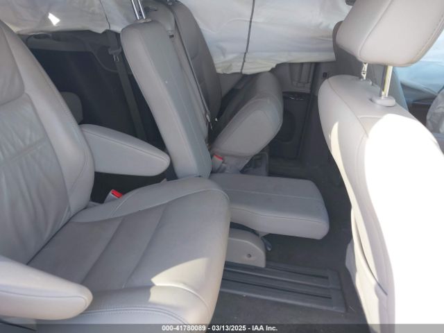 5TDYZ3DC5JS934443 Toyota Sienna Xle 8 Passenger