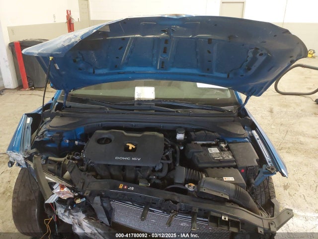 KMHD74LFXHU381604 Hyundai ELANTRA SE