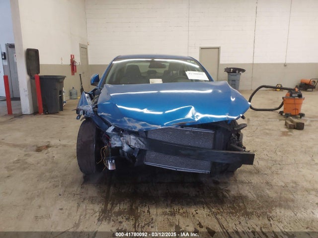 KMHD74LFXHU381604 Hyundai ELANTRA SE